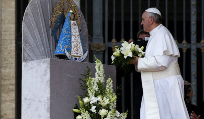 Angelus – A l’occasion du jubilé marial, le pape confie le monde à Marie