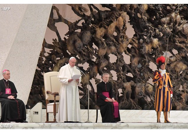 « Soyez de véritables amis des séminaristes et des prêtres » dit le pape aux laïcs