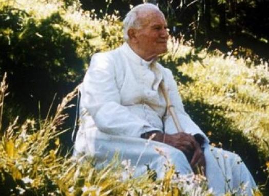 Quand Jean-Paul II prophétisait l’invasion de l’Europe par l’Islam (L’extraordinaire vision prophétique de saint Jean-Paul II en 1993, rapportée par un intime) Jpii-montagne_540