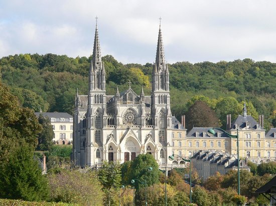 Le Sanctuaire Notre-Dame de Montligeon (61) recherche un nouveau Responsable de la Communication (CDI)