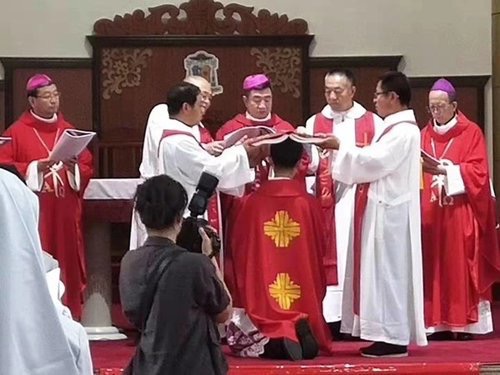 Chine : première ordination d’un évêque après l’accord sino-romain