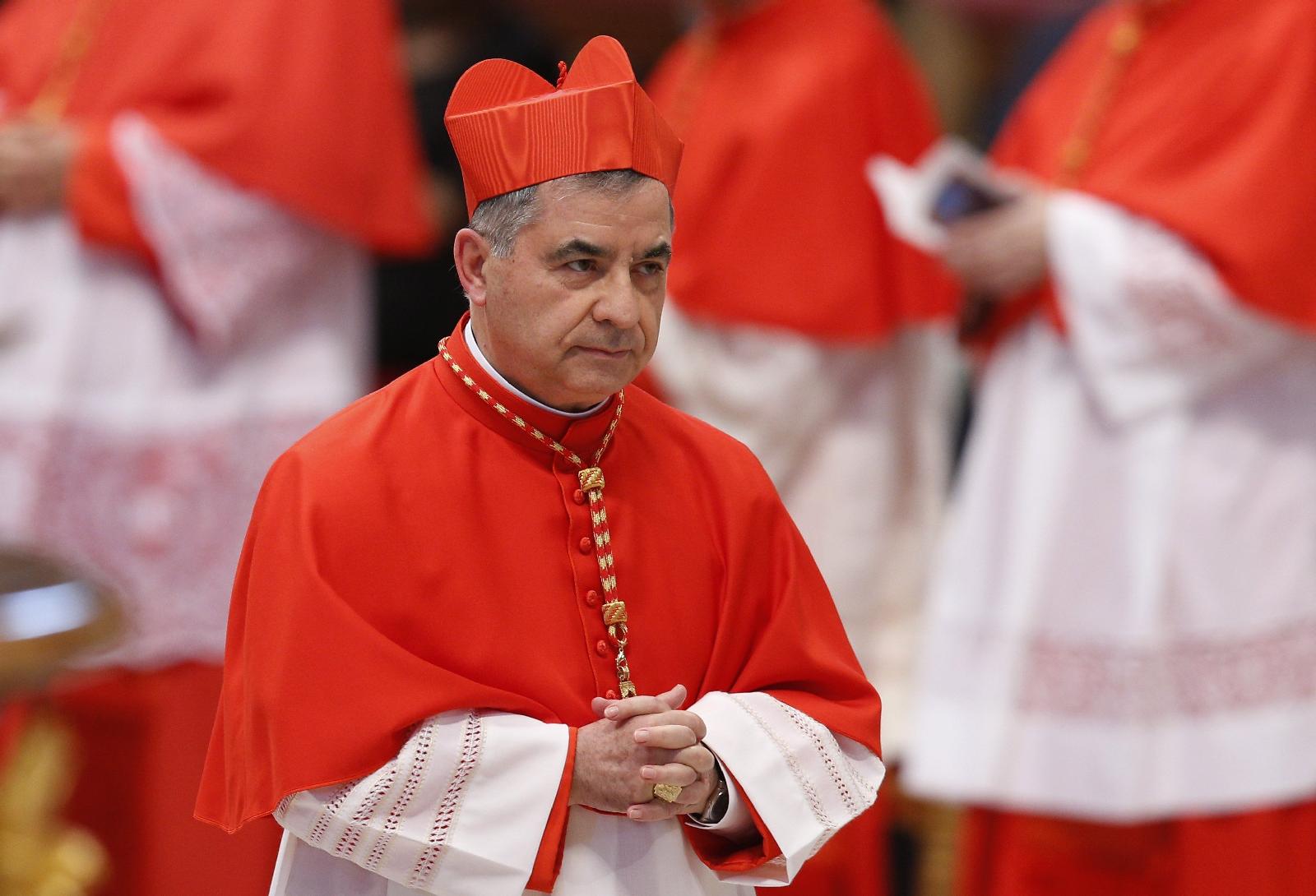 Accusé dans un procès le cardinal Becciu met en cause un « massacre médiatique »