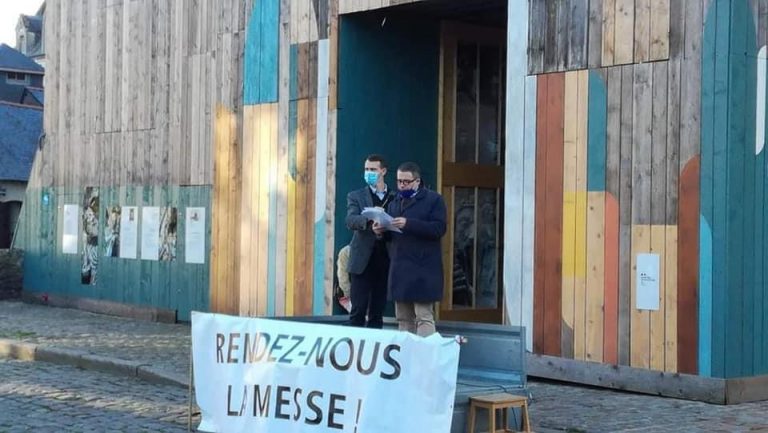 faveur du pape 6 lettres