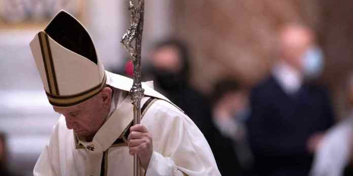 Rome : le Pape limite ses activités