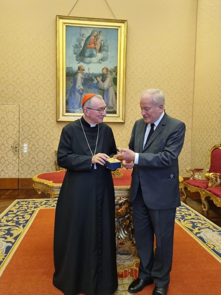 Le cardinal Parolin a reçu le président de la commission des Affaires étrangères du Sénat