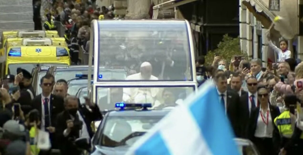 Le Pape est arrivé à Malte