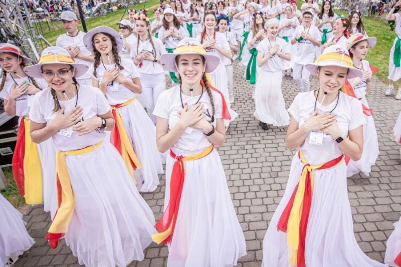 Pologne : 20 000 jeunes prient pour la paix en Ukraine