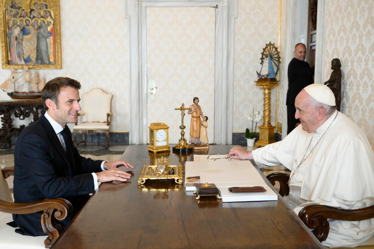 Rome : le Pape a rencontré Emmanuel Macron